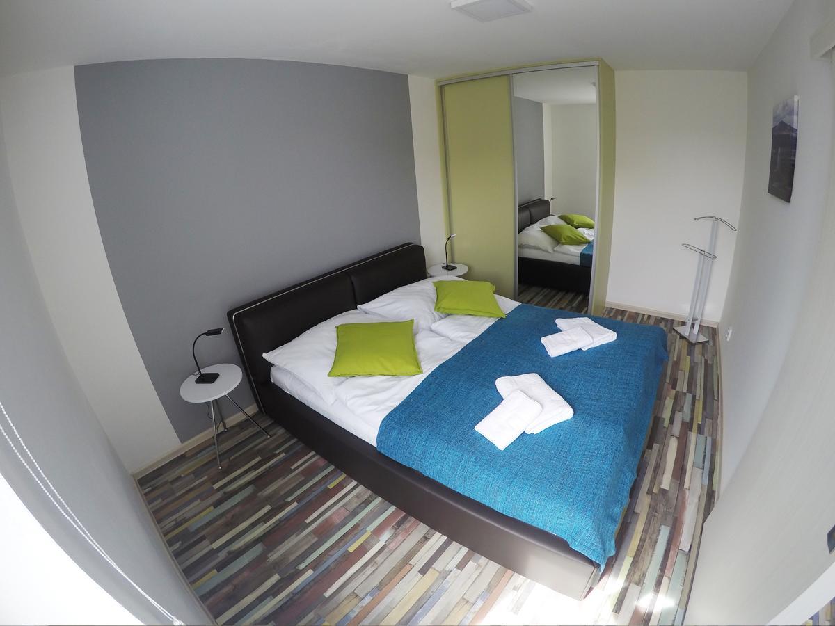 Rose Apartment *